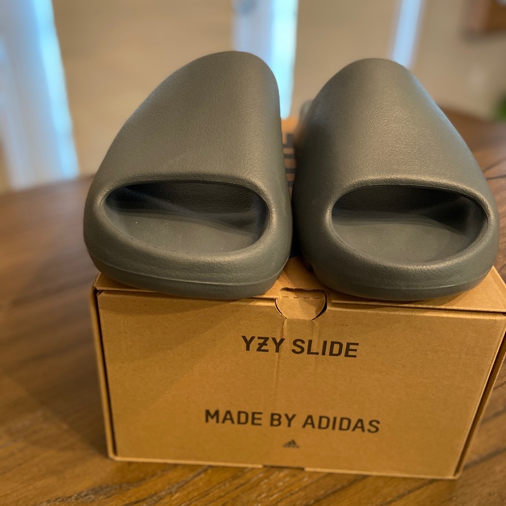 YZY (Yeezy) Slide, made by Adidas. Men’s size 11, Slate Marine. New in Box.